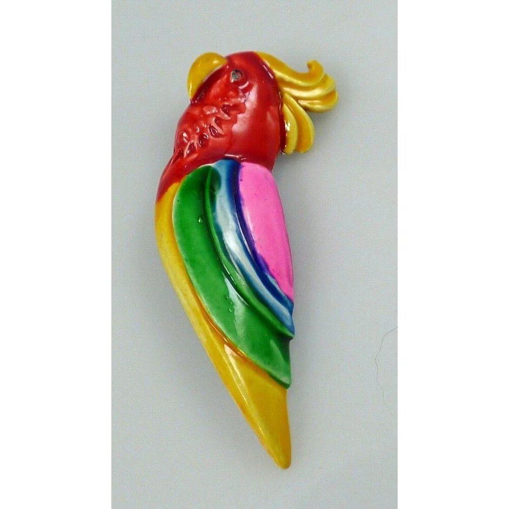 Vintage Tropical Macaw Parrot Brooch Pin Enamel Colorful Gold Tone Metal Estate